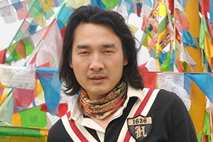 報告文學：獲獎作品《夢想是生命里的光》作者：舒輝波         獲獎感言　　優秀的文學作品是藝術的，也一定是科學的。在今后的寫作中，除了多讀書、勤思考，把自己的寫作放在世界范圍內來考量，視界開闊之外，還得多做田野調查，去看、去問、去聽，去發現、去感覺、去歡笑、去流淚。和孩子們共悲欣，同成長。