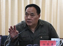 任芙康：文學批評要講真話、抒正氣很久以來的文學評論，被看作車的兩個輪子，鳥的一雙翅膀，比喻動聽，但顯然過時。[詳細]