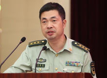 鄭潤良：書寫無愧于時代的強軍故事　　軍旅青年作家方陣整體上呈現出強勁不息的創作風貌，特別是新生代軍旅作家群體的崛起。[詳細]