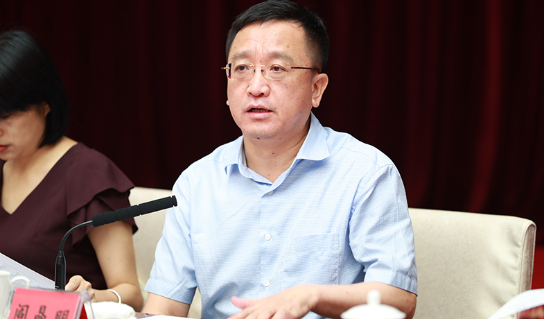 第十屆茅盾文學獎評獎委員會第一次全體會由閻晶明主持