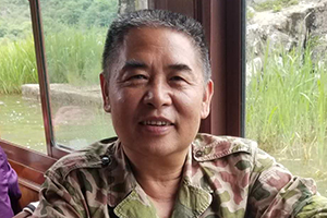 報(bào)告文學(xué)獎(jiǎng)：《宋文驄——從游擊隊(duì)員到殲10之父》作者：段平（回族）         獲獎(jiǎng)感言　　有時(shí)候，正如古羅馬人韋格修斯所說(shuō)，如果你想要和平，那就準(zhǔn)備戰(zhàn)爭(zhēng)。這是逼不得已的事情。而為了不戰(zhàn)而屈人之兵，除了軍隊(duì)的準(zhǔn)備，就是我們大國(guó)重器的鑄造者，我們的科學(xué)家了。作為一個(gè)長(zhǎng)期從事軍事題材創(chuàng)作的文學(xué)人，一個(gè)老兵，為他們而歌，我責(zé)無(wú)旁貸……