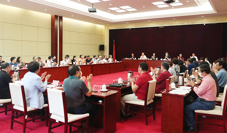 8月23日，第十二屆駿馬獎(jiǎng)評(píng)獎(jiǎng)委員會(huì)第五次全體會(huì)議在京舉行