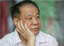 【劉心武】	孫　曙丨《劉心武小說的現(xiàn)實(shí)主義內(nèi)在轉(zhuǎn)換》；	汪靜茹丨《劉心武：尋找穩(wěn)定的“鐘擺”》。