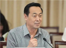 白燁：獨辟蹊徑的紅色書寫　　鋪陳奇崛的故事情節，點染復雜的世態人情，使得作品既以真實而傳奇的故事引人入勝，又以人物性情的細致刻畫人性隱秘。[詳細]