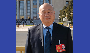 全國政協委員，中國民間文藝家協會分黨組書記、駐會副主席邱運華