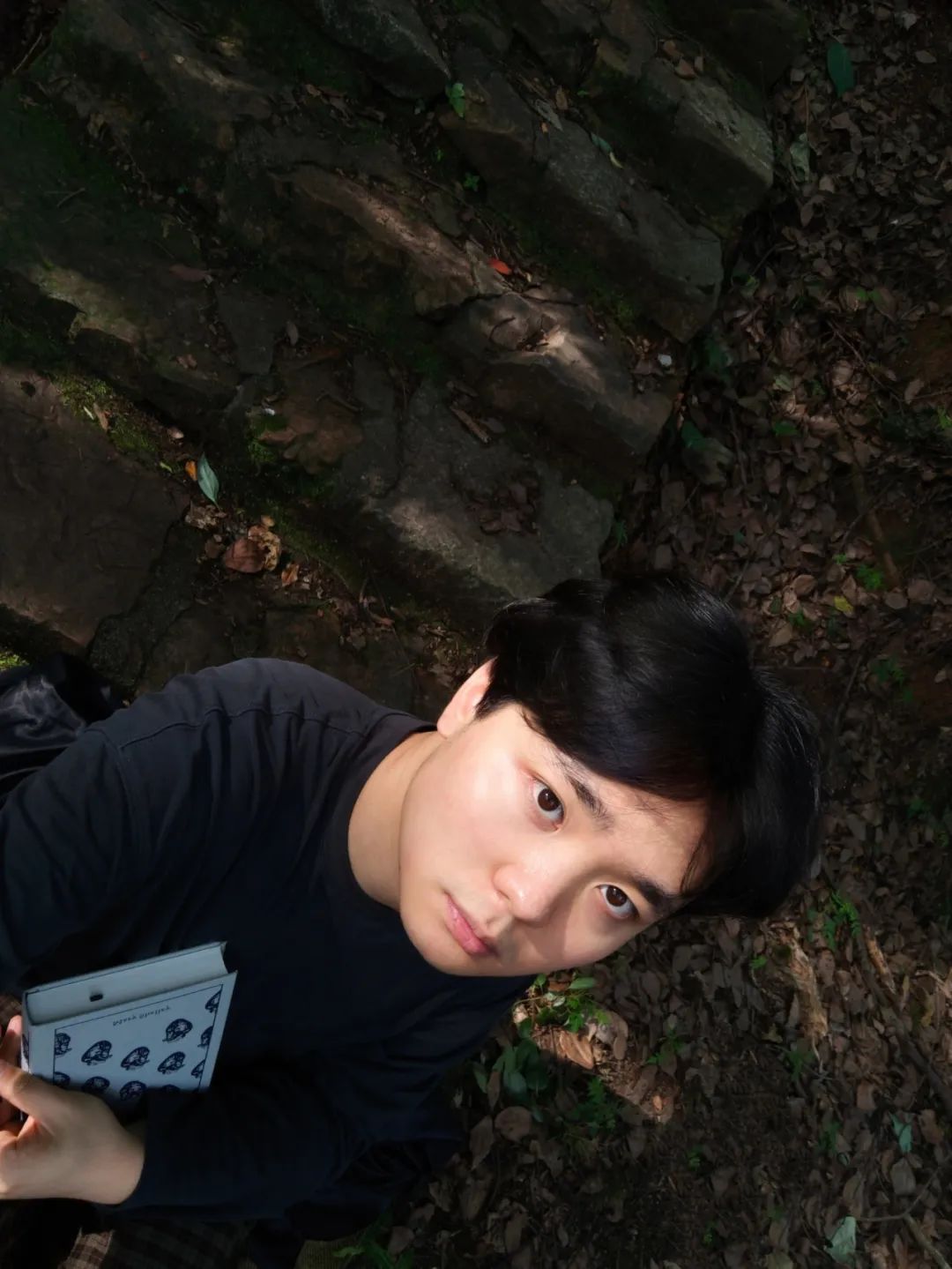 王子健，陜西人，筆名Zolanana，湖師大創意寫作研究生在讀。