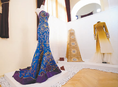 “絲路綺粲——中國絲綢藝術(shù)展”現(xiàn)場。 中國絲綢博物館供圖