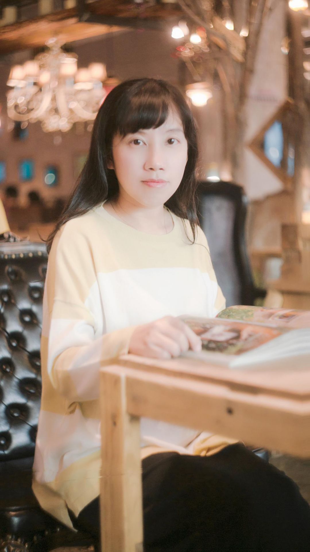 藤萍 廈門人，網絡文學作家。2000年考入中山大學法律系，同年以《鎖檀經》獲第一屆花雨“花與夢”全國浪漫小說征文大賽第一名，此后相繼出版多部作品。2018年《未亡日》獲“北京大學2017網絡文學年榜”女頻榜榜首。