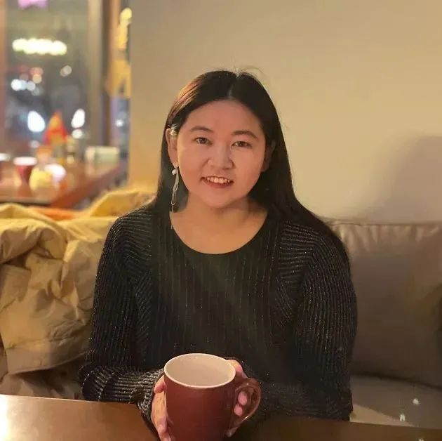 孔呂磊  孔呂磊，女，1993年生，陜西吳堡人。有散文、詩歌、評論等發表于《人民文學》《美文》《作家》《散文》《新文學評論》等刊物。從事文學編輯工作多年，責編圖書獲多種獎項。現為《小說評論》編輯。