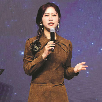 吟光:青年作家,著有《港漂記憶拼圖》《天海小卷》等小說