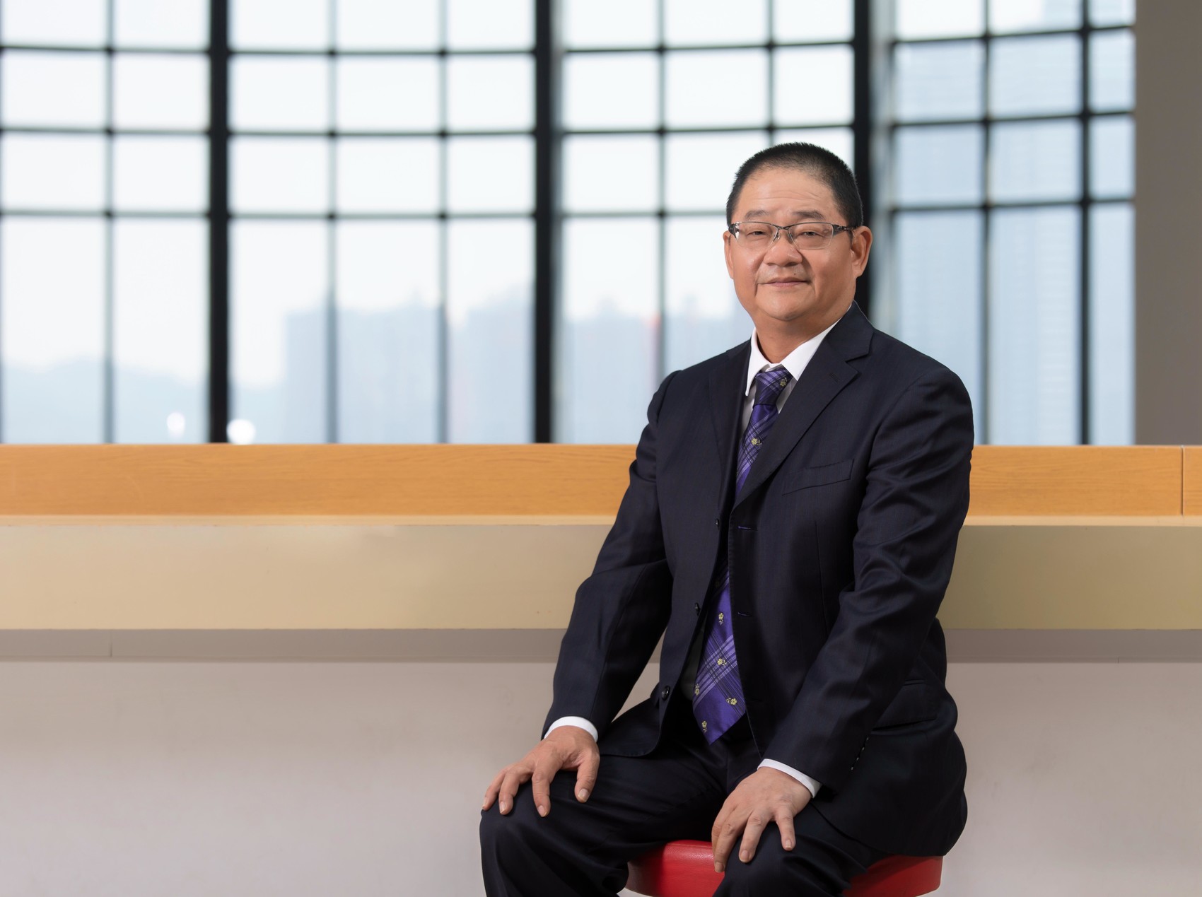 吳志良，澳門基金會(huì)行政委員會(huì)主席、澳門文化界聯(lián)合總會(huì)會(huì)長、澳門學(xué)者同盟主席、歷史文化工作委員會(huì)主席以及澳門大學(xué)客座教授。任全國政協(xié)文化文史和學(xué)習(xí)委員會(huì)副主任、全國港澳研究會(huì)顧問、中華海外聯(lián)誼會(huì)常務(wù)理事、中國作家協(xié)會(huì)全國委員會(huì)委員、中國文學(xué)藝術(shù)基金會(huì)理事、中華文學(xué)基金會(huì)理事以及北京外國語大學(xué)名譽(yù)教授。主要從事澳門歷史與政治研究，代表性著作有《澳門政治制度史》《東西交匯看澳門》及《悅讀澳門》等。