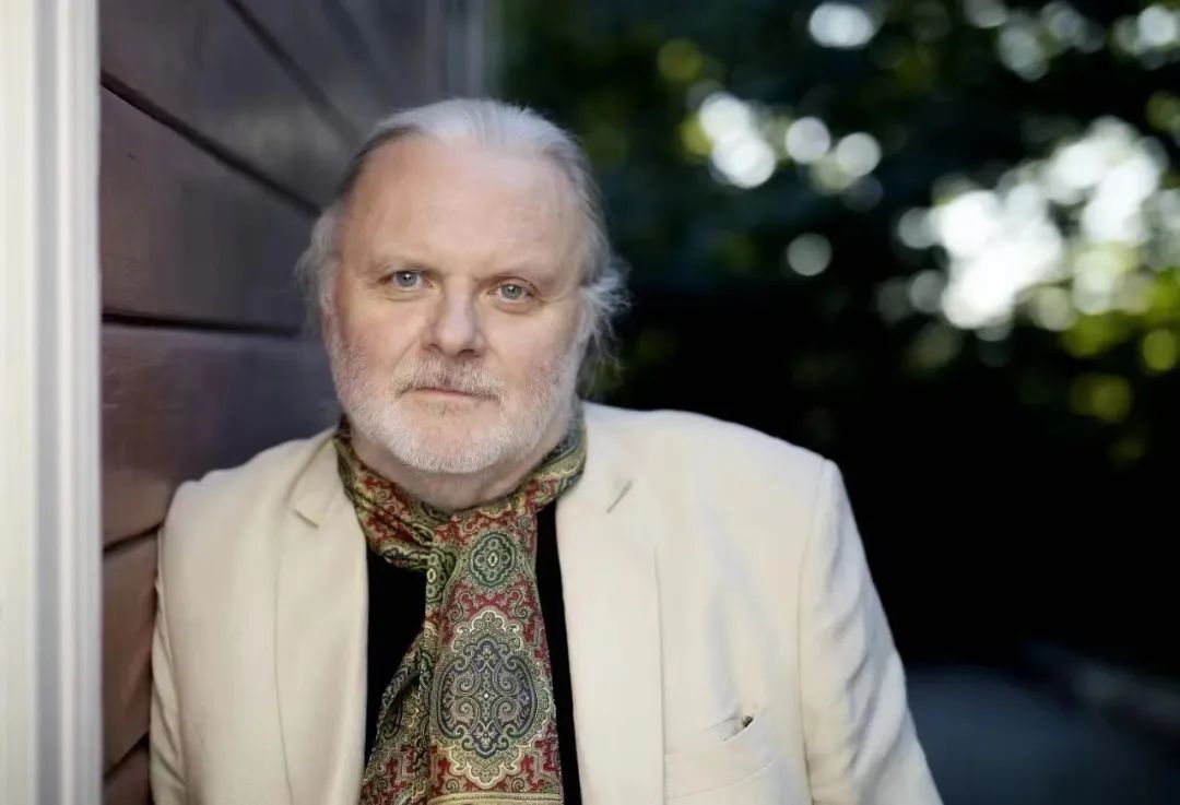 約恩·福瑟(Jon FOSSE)（挪威籍劇作家、作家、詩人、諾貝爾文學獎得主）