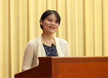 李春華（李琸）：從一個人的戈壁走向文學的綠洲　　至今我不敢稱自己為作家，對我而言，這是一個非常神圣的字眼……[詳細]