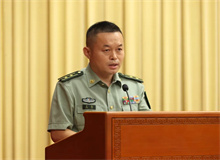 王昆：作家的青春捍衛什么　　40天前的這個時刻，我正在西部邊境一個海拔5000米的前沿哨所，陪我前往邊境埡口的是一個年輕士兵……[詳細]