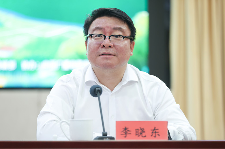 中國作協社聯部主任李曉東