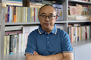 報(bào)告文學(xué)獎(jiǎng)：《幸福的旋律——西藏脫貧交響曲》  作者：吉米平階（藏族）         獲獎(jiǎng)感言時(shí)代的發(fā)展往往超越作家的經(jīng)驗(yàn)和想象，在我還挖空心思用自己有限的能力想為所住村莊和遙遠(yuǎn)的鄉(xiāng)親做點(diǎn)什么的時(shí)候，波瀾壯闊的脫貧攻堅(jiān)開始了。西藏是全國(guó)集中連片貧困程度最深地區(qū)之一，也是脫貧攻堅(jiān)難度最大，成效最顯著的地方，我有幸作為參與者、親歷者和記錄者，見證了全過程。