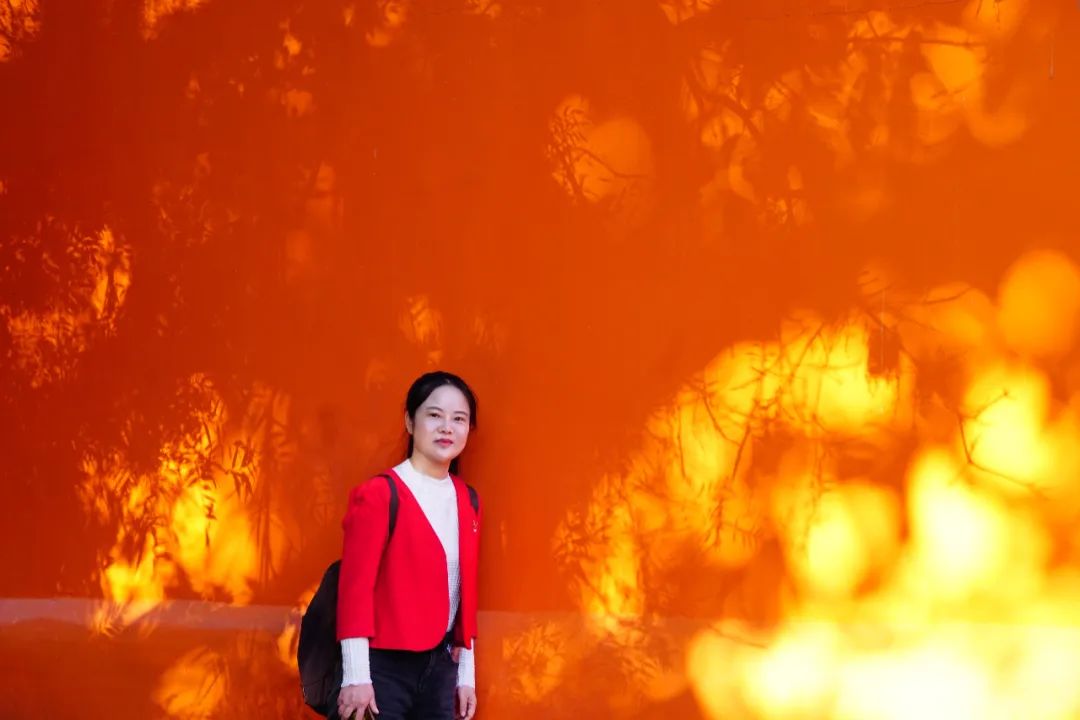 張巧慧，浙江寧波人，中國作協(xié)會(huì)員。曾參加中國作協(xié)《詩刊》社第30屆青春詩會(huì)。獲2015年華文青年詩人獎(jiǎng)、於梨華青年文學(xué)獎(jiǎng)、儲(chǔ)吉旺文學(xué)獎(jiǎng)、三毛散文獎(jiǎng)。入選“中國新銳女詩人二十家”。作品發(fā)表于《人民文學(xué)》《詩刊》《十月》《散文選刊》《山花》等十多種文學(xué)刊物，入選多種選集及排行榜。