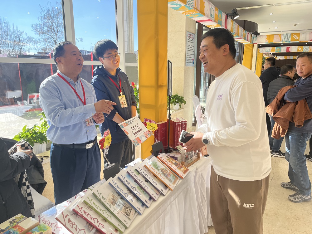 中國作協(xié)“著名作家抵達文學‘縣’場”活動在遼寧康平舉行