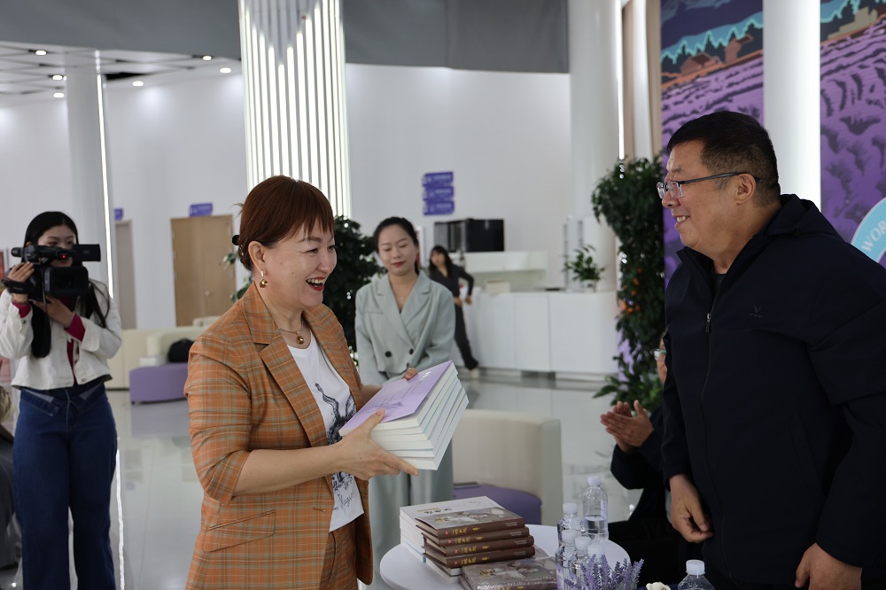 2025年4月23日，在伊帕爾汗公司舉辦世界讀書日活動 (1)